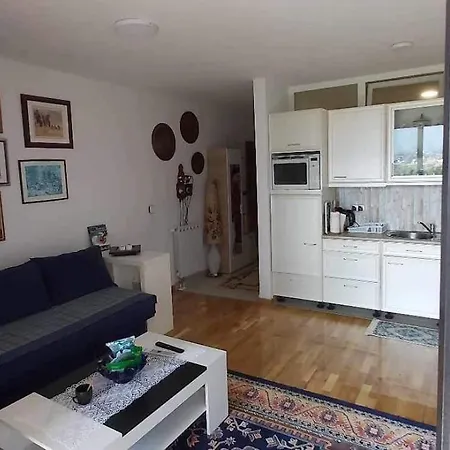 Mima Apartment *